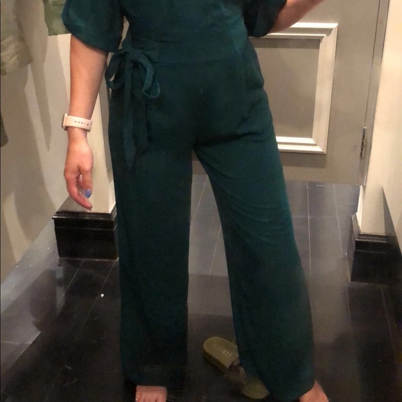 Small v neck jumpsuit - Picture 2 of 2
